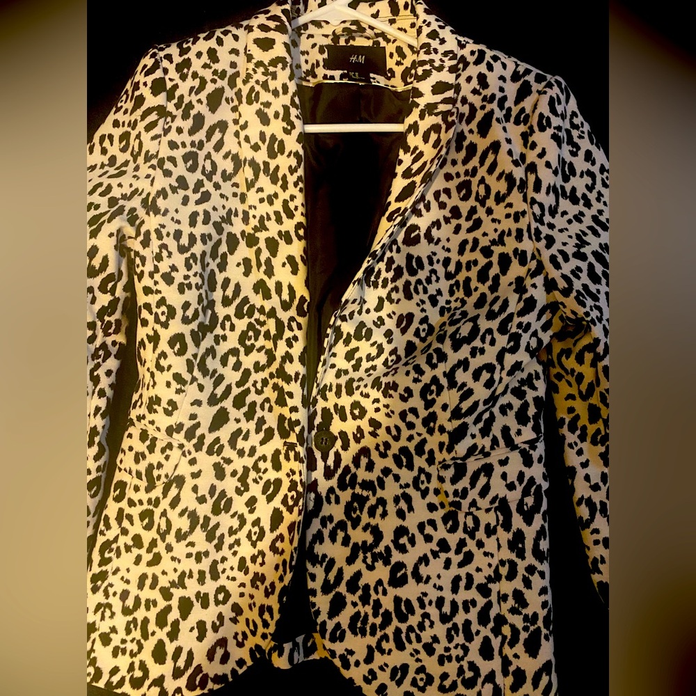 H&M leopard print one button blazer size 10